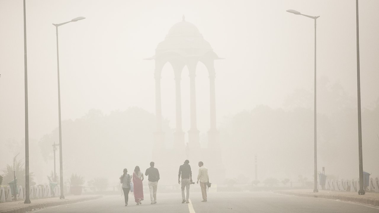 Indian Capital Covered In Toxic Smog