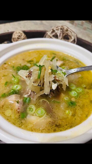 Sauerkraut and Pork Belly Soup 酸汤五花肉