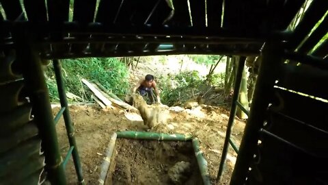 Bamboo huts and clay fireplaces on cliffs. ~13