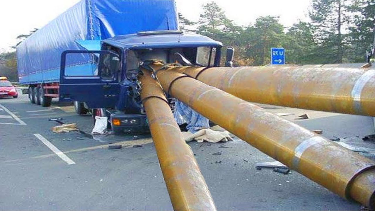 TOP10 - 2022 Extremely Dangerous Idiots Truck Fails