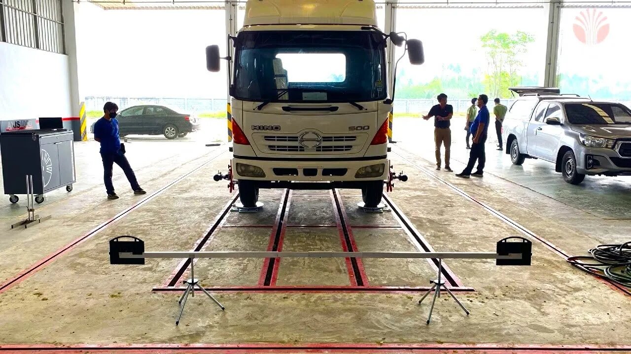 Celette Truck frame Measuring and Wheel Alignment System