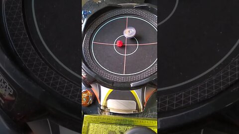 alguem explica essa loucura? kkk #batalhadebeyblade #beybladeburst #beyblade