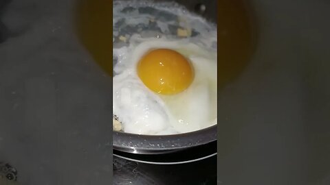 cooking of egg without oil #viralvideo #shortvideo #viralreels #egg #nooil #viralegg