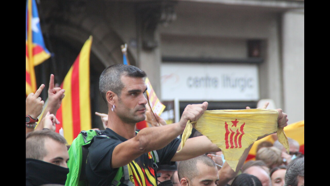 Miles de personas, muchas mascarillas y poca distancia en la manifestación de la Diada