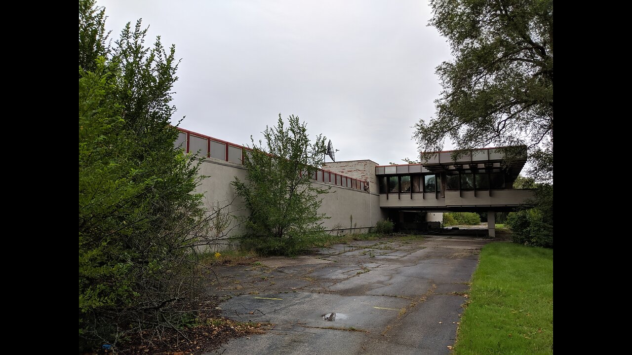 Exploring an Abandoned Guitar Factory | Chicago September 2019