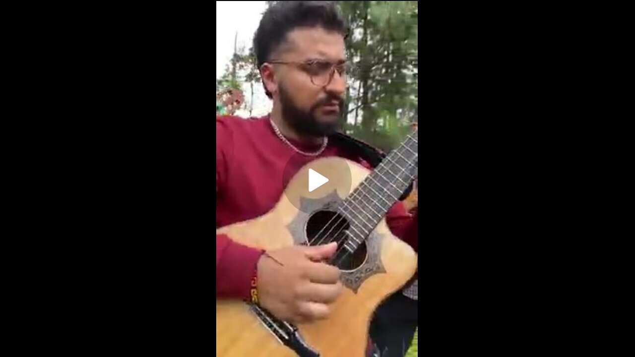 Filin Trio (Fredd Guitarrista) with "Besame Mucho" and "You Belong to my Heart"