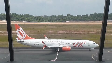 Boeing 737-800 PR-GUJ taxia antes de decolar para Boa Vista e uma surpresa