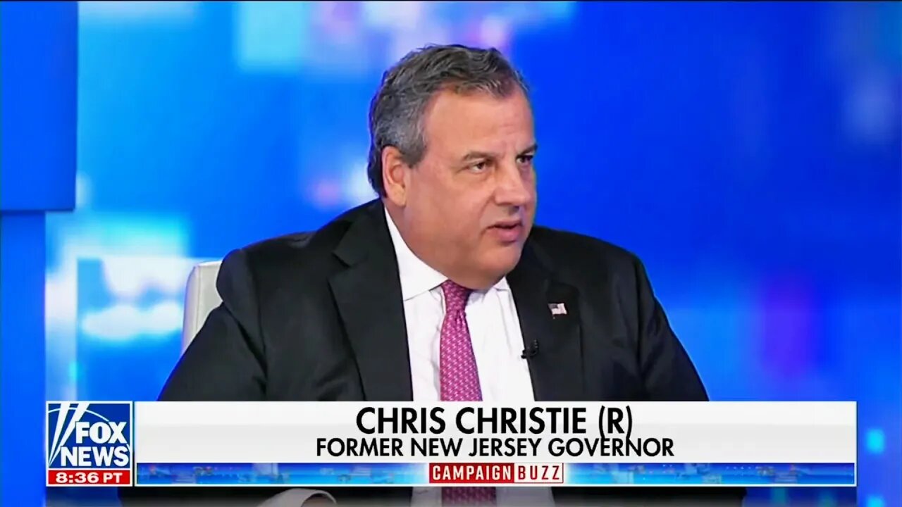 Chris Christie explains that Trump is fat to Fox viewers