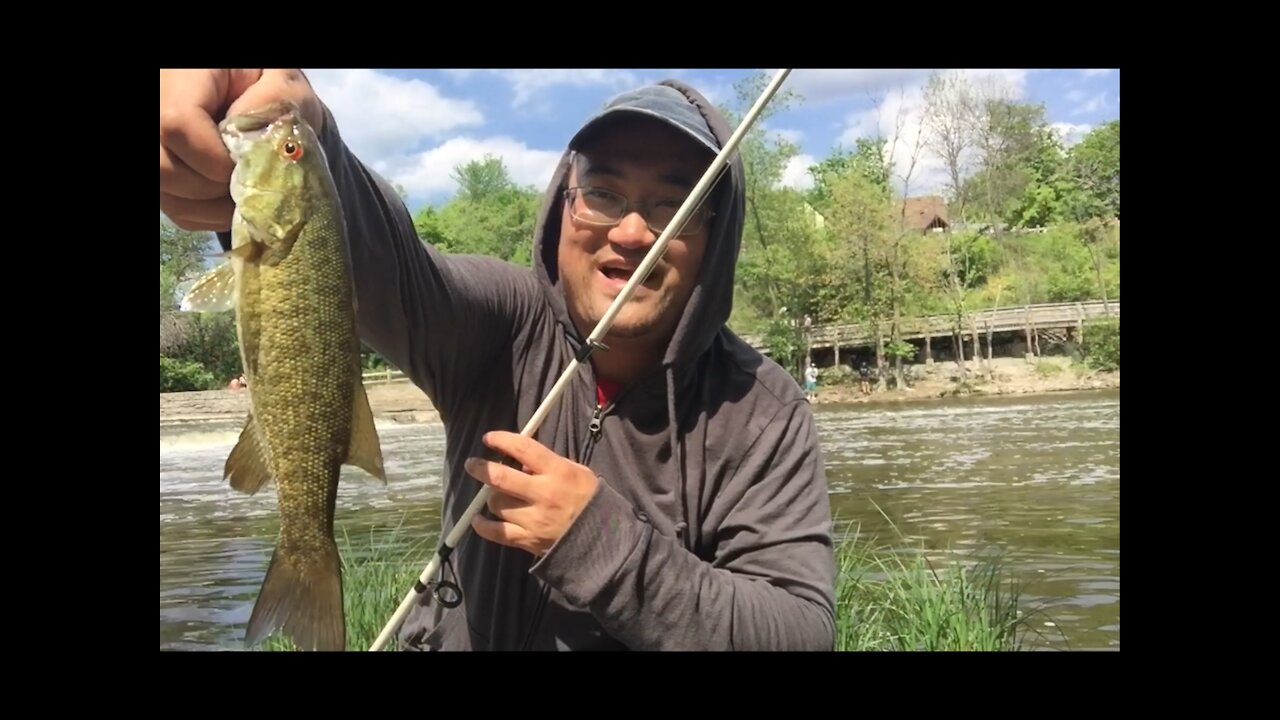 Fishing at Estabrook Park Milwaukee River 密尔沃基河钓鱼