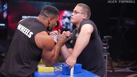 SCHOOLBOY VS LARRY WHEELS ARM WRESTLING SUPER MATCH 2021 9