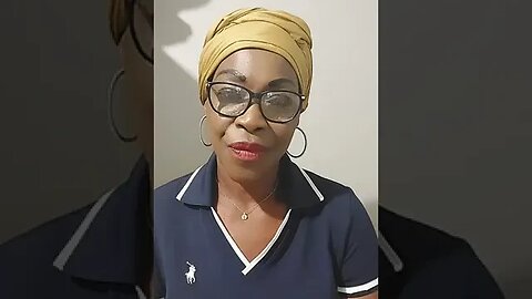 Emma Lohoues Veuve Joyeuse Méchante Sorcière? elle aura parad complaire dans cette posture d'opprimé