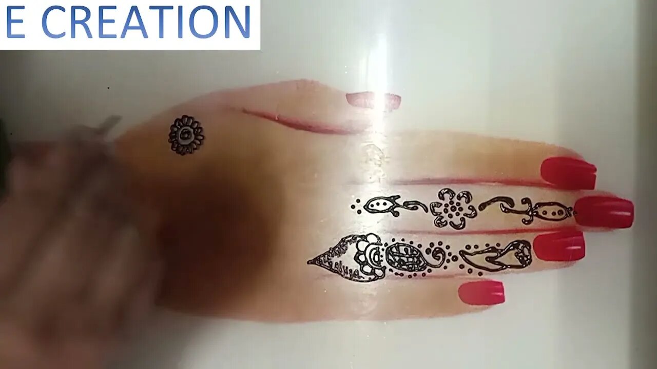 latest fingers mehndi design