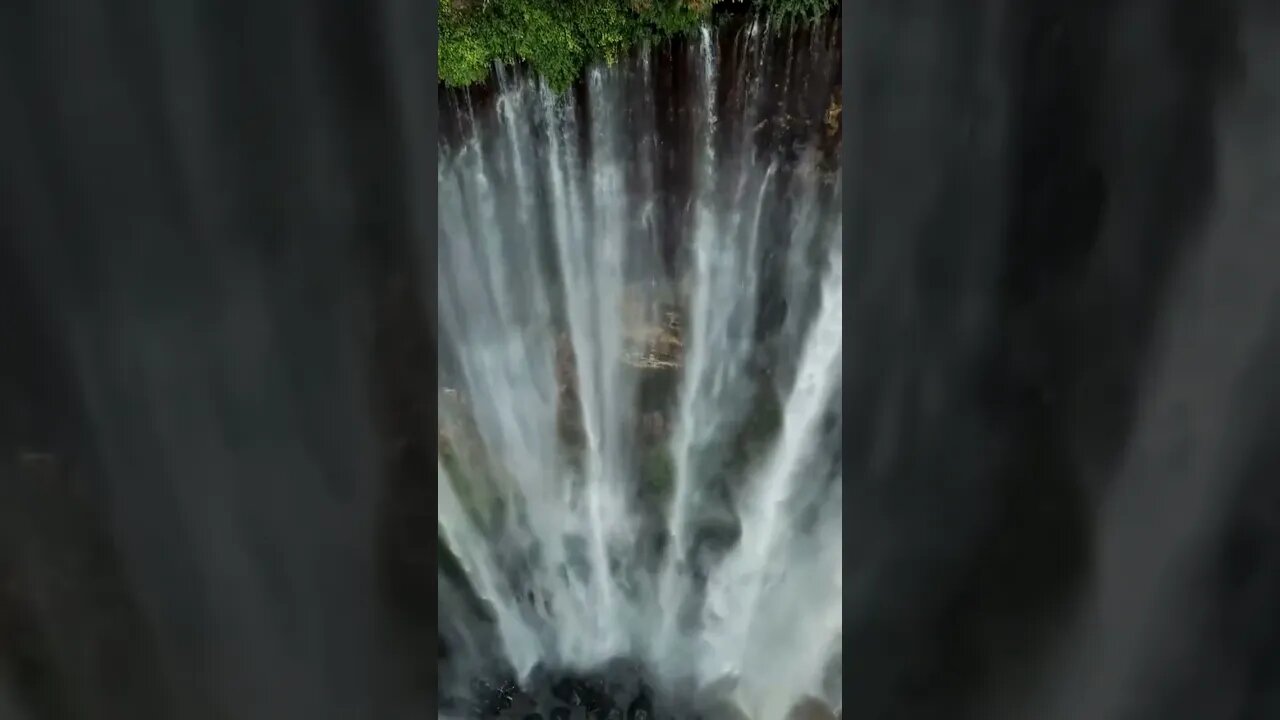 BEAUTIFUL WATERFALL WITH CCALMING SOUND #universe #calm #relaxing #sound #shorts