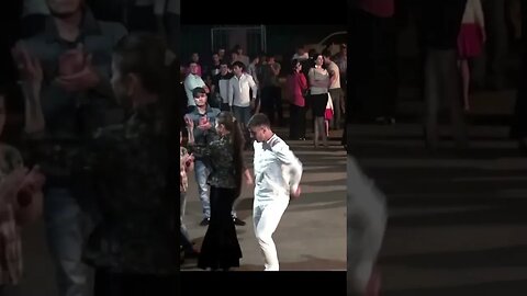 Ловзар Хьалхлер. К1ант йо1 хаза дол хелх.