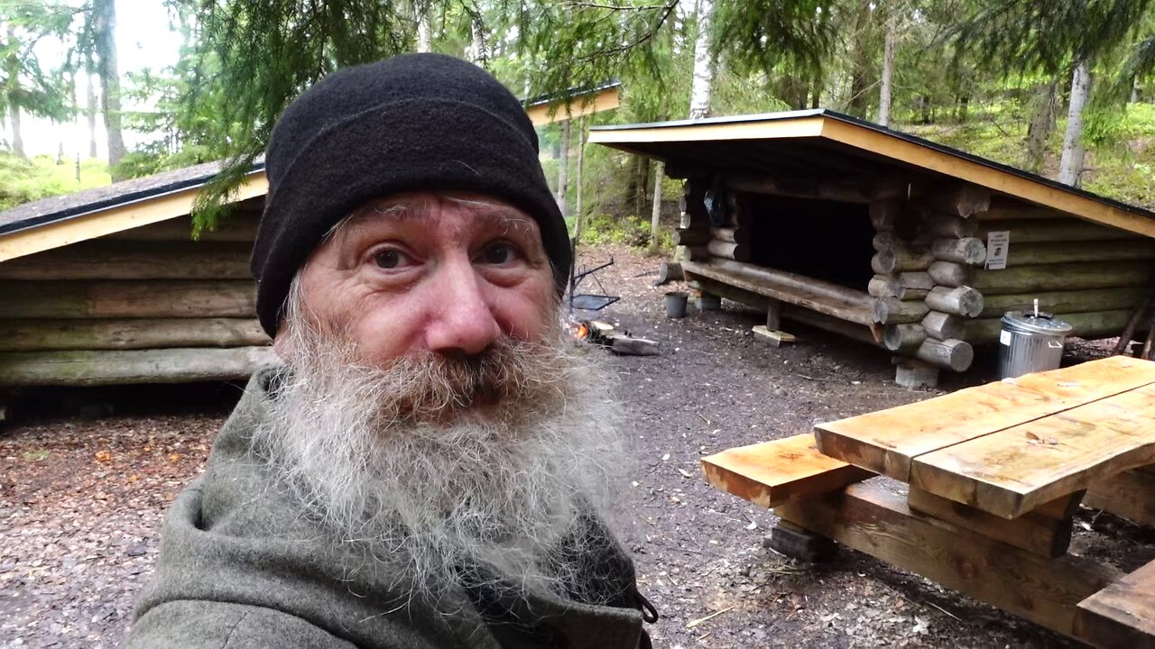 Shelter hut lake Iso-Melkutin Finland, Khukuri and Lars Fält Knife maintenance with Ballistol oil