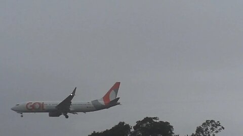 Boeing 737 MAX 8 PS-GPM vindo de Brasília e Airbus A320 PR-TYO vindo de Guarulhos