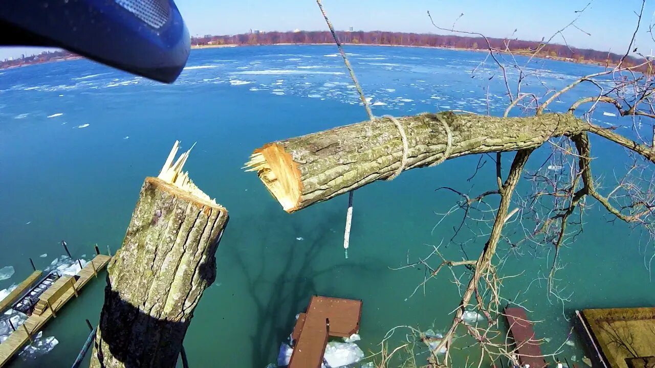 Big Rigging on the Detroit River