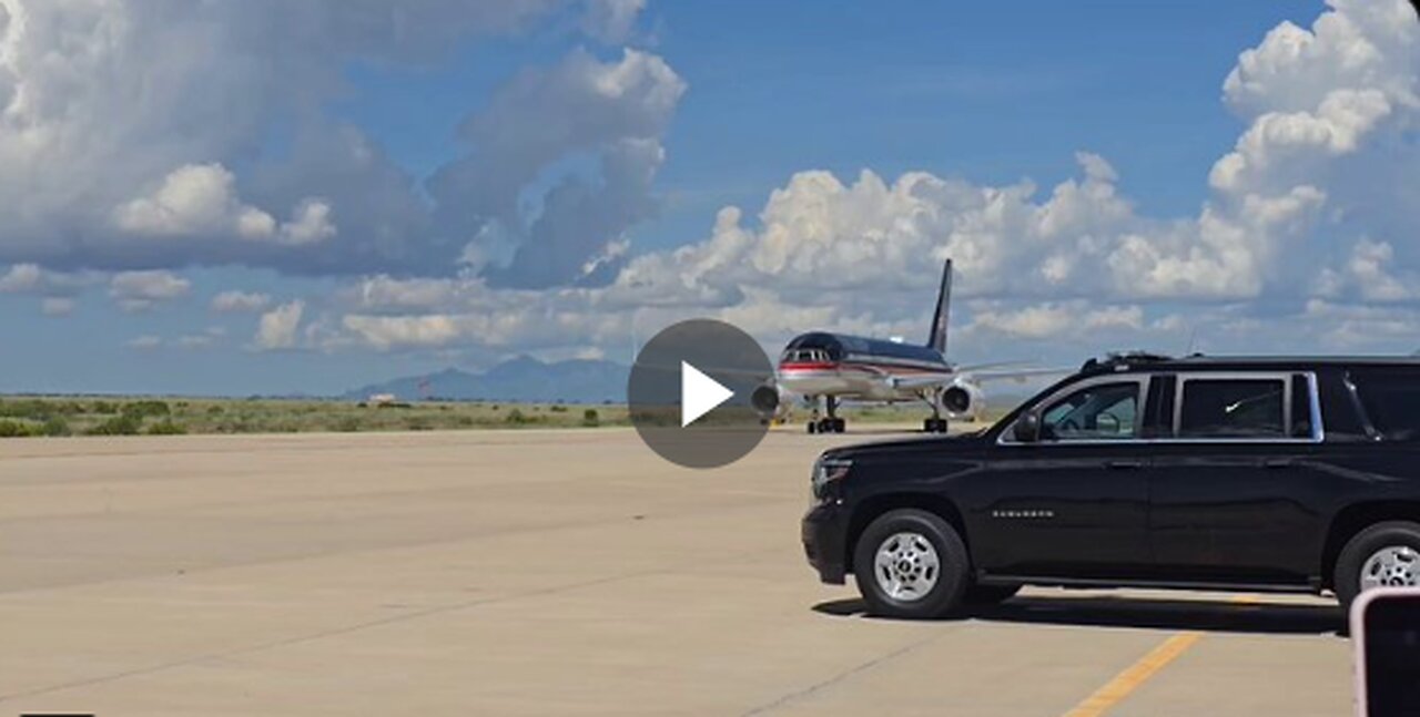 Trump just arrived in Arizona.