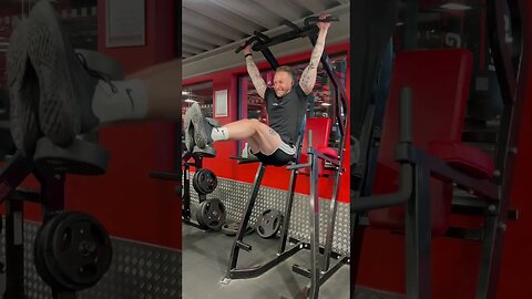 CAN YOU ASD WEIGHTS TO YOUR LEG RAISES? #youtuber #fitnesslife #gymworkout #viral #gym #fitness