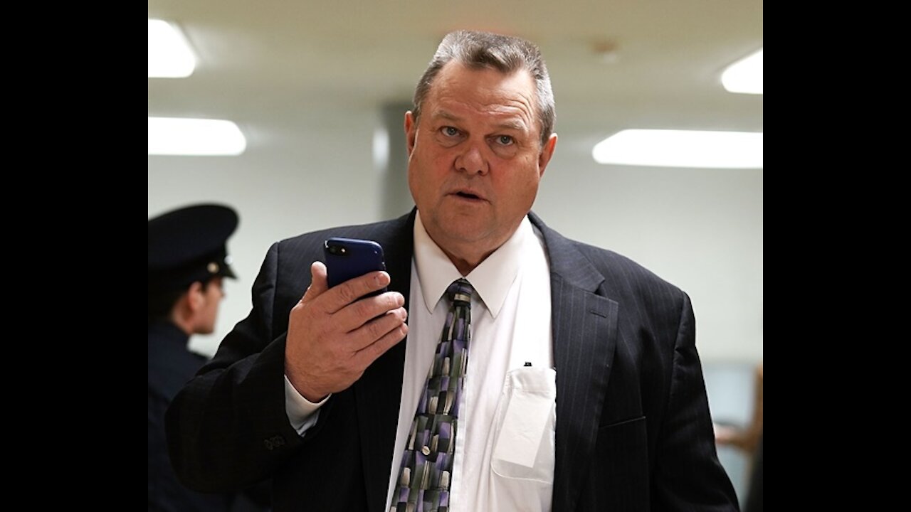 Sen. Tester Warns Dems to 'Show Up' in Rural America, Bridge Divide on Guns