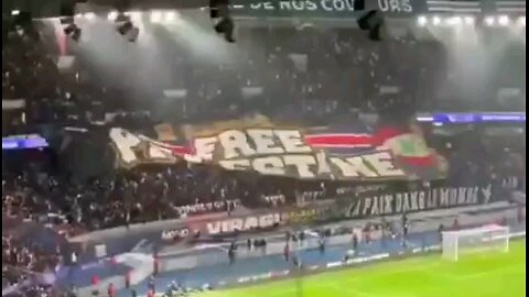 PSG ultras unveiled a MASSIVE “Free Palestine” banner ahead of da Champions League game in Paris.