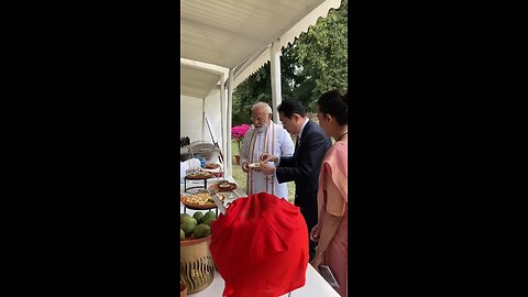 When PM Modi & PM of Japan Fumio Kishida had a Indian food dish #Golgappa