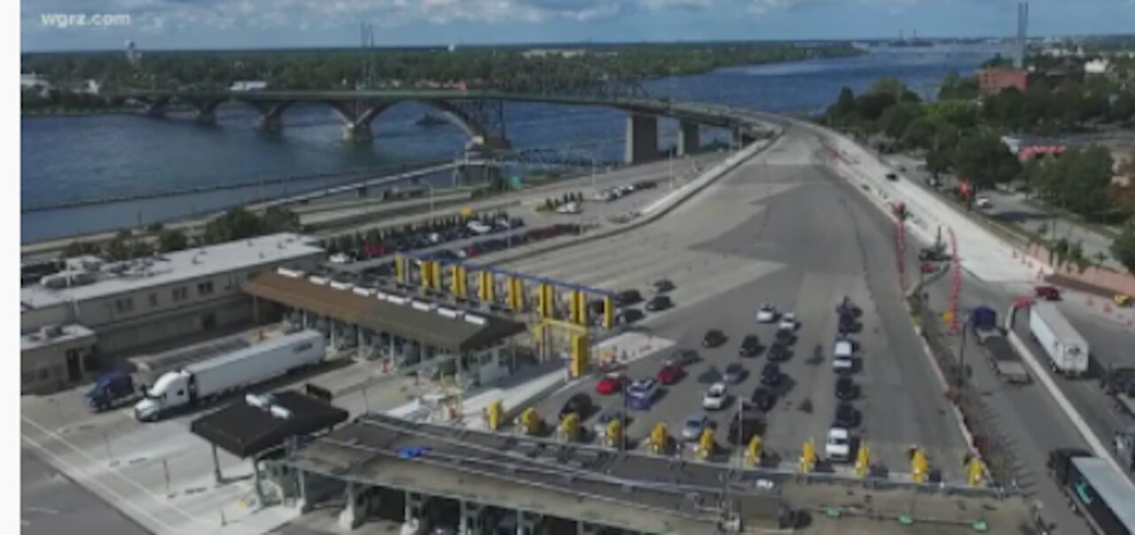 Canadian border services on COVID hold