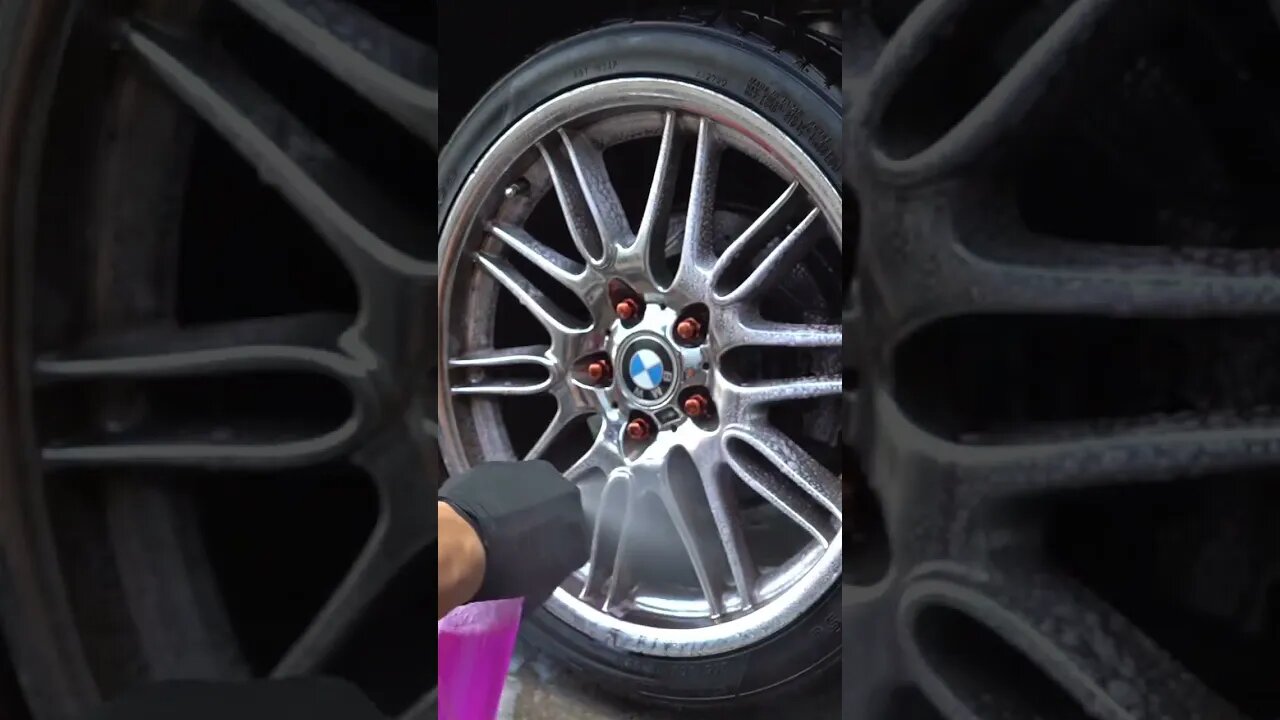 E39 BMW Wheel Cleaning | My Japan-Rot (Electric Red) Soon to be Daily #shorts #detailing #bmw