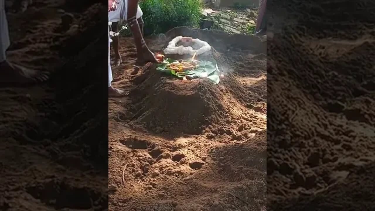 Hindu Burial Puja at the cemetry.