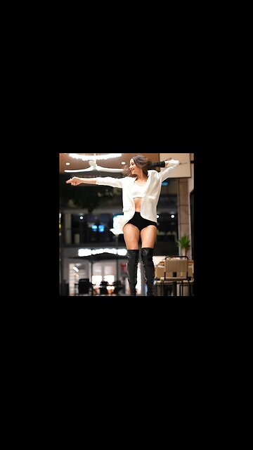 Michael Jackson Smooth Criminal Dance Challenge in Heels 😈 - Liz Sanchez