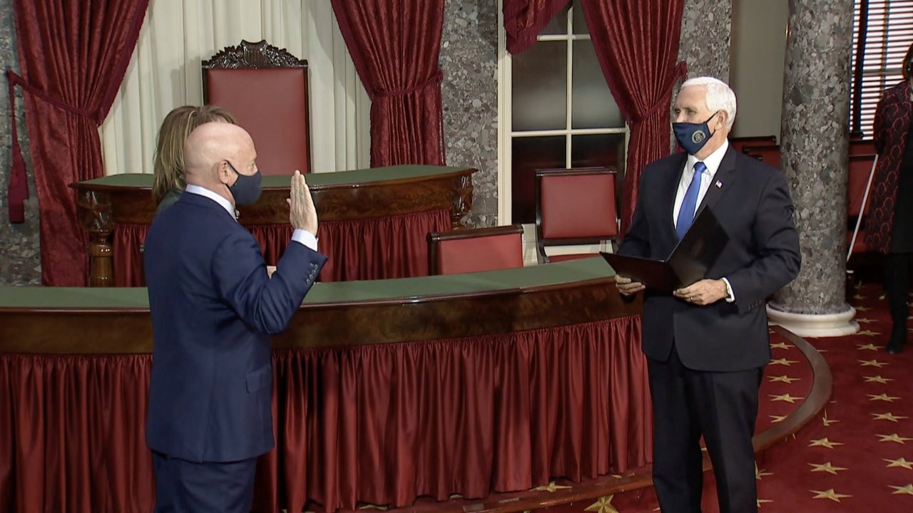 Former Astronaut Mark Kelly Sworn In As U.S. Senator For Arizona