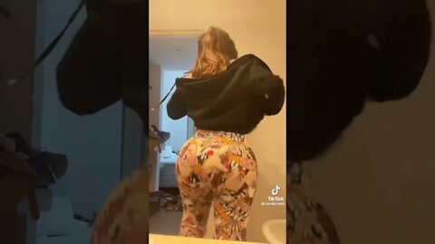 Thick white girl😍🎂 #shorts #trendingshorts #tiktok #hot #thickthighssavelives