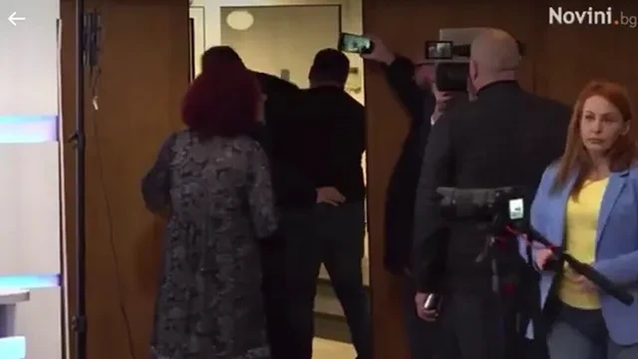 Гоненето на журналисти явно се превръща в норма за политиците