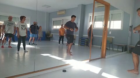 Tai chi Unidad principio forma 24 movimientos y empezamos con empuje de manos