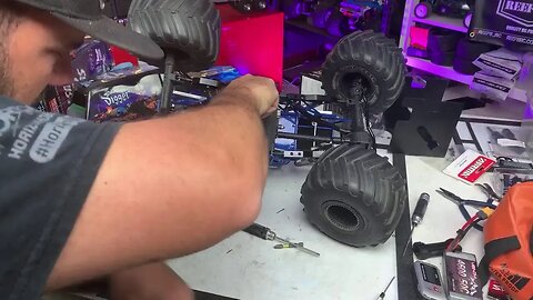 Wrenching On My Solid Axle MTs For the RCMTCNY World Finals