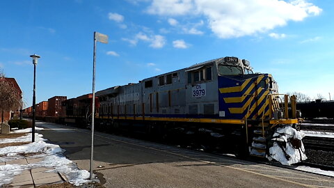 CN 123 CN 3979 & CN 2865 Engines Intermodal Train West In Ontario