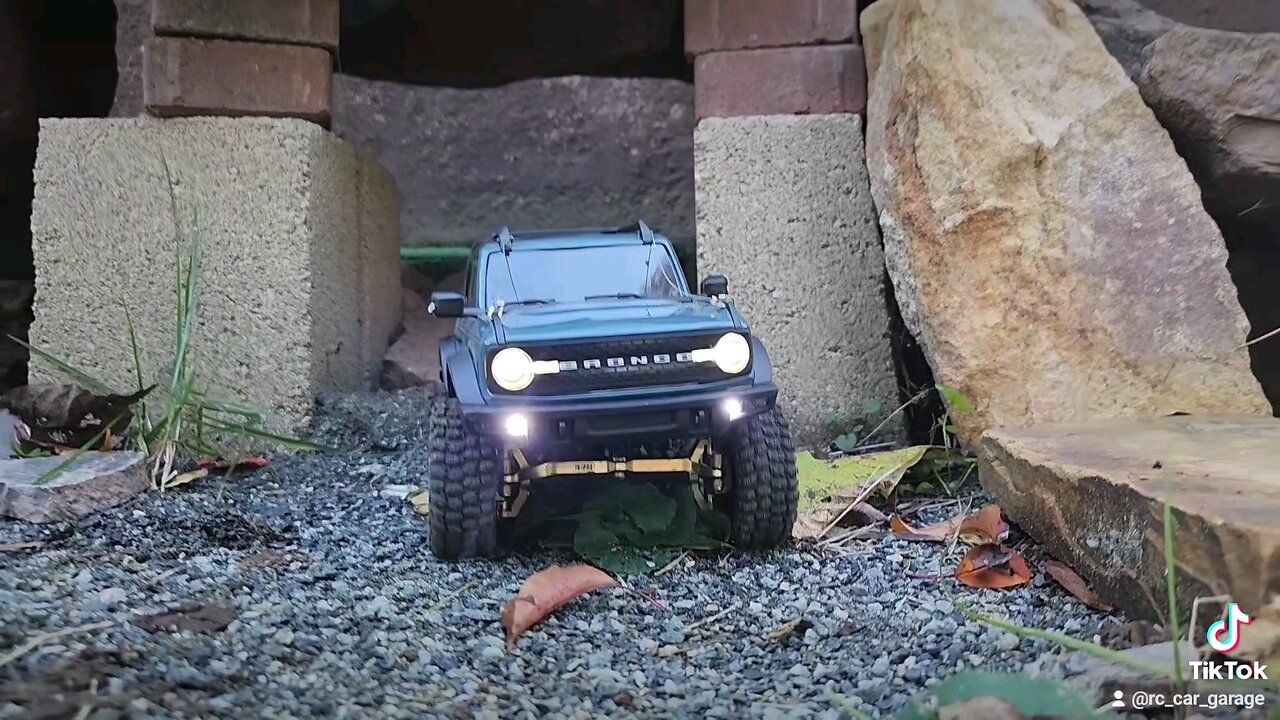 SCX24 VS TRX4M Brass mod competition