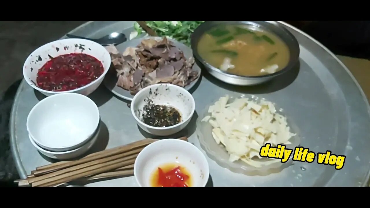 My talent for beating blood pudding and boiled duck for a family meal