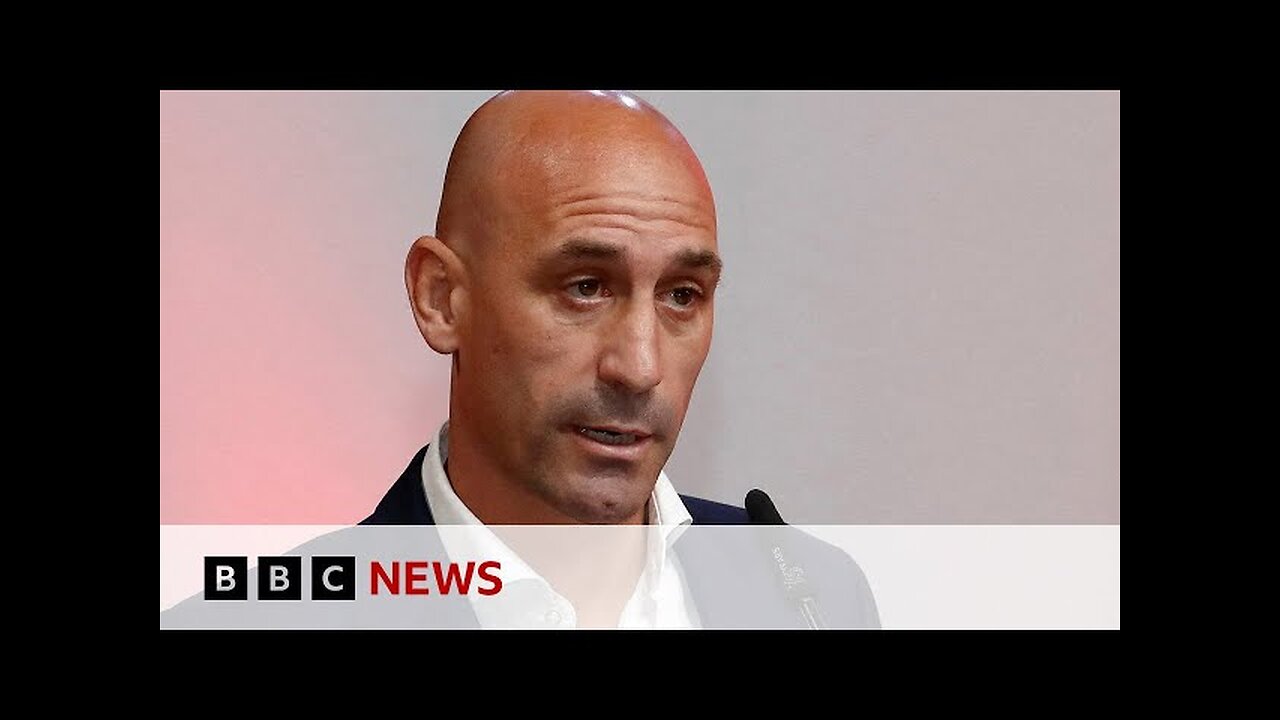 Luis Rubiales: Calls for resignation over Jenni Hermoso kiss - BBC News