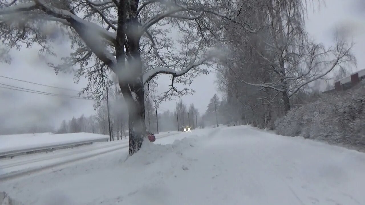 Winter: Cycling in heavy snow fall with difficult road conditions 5.1.2022