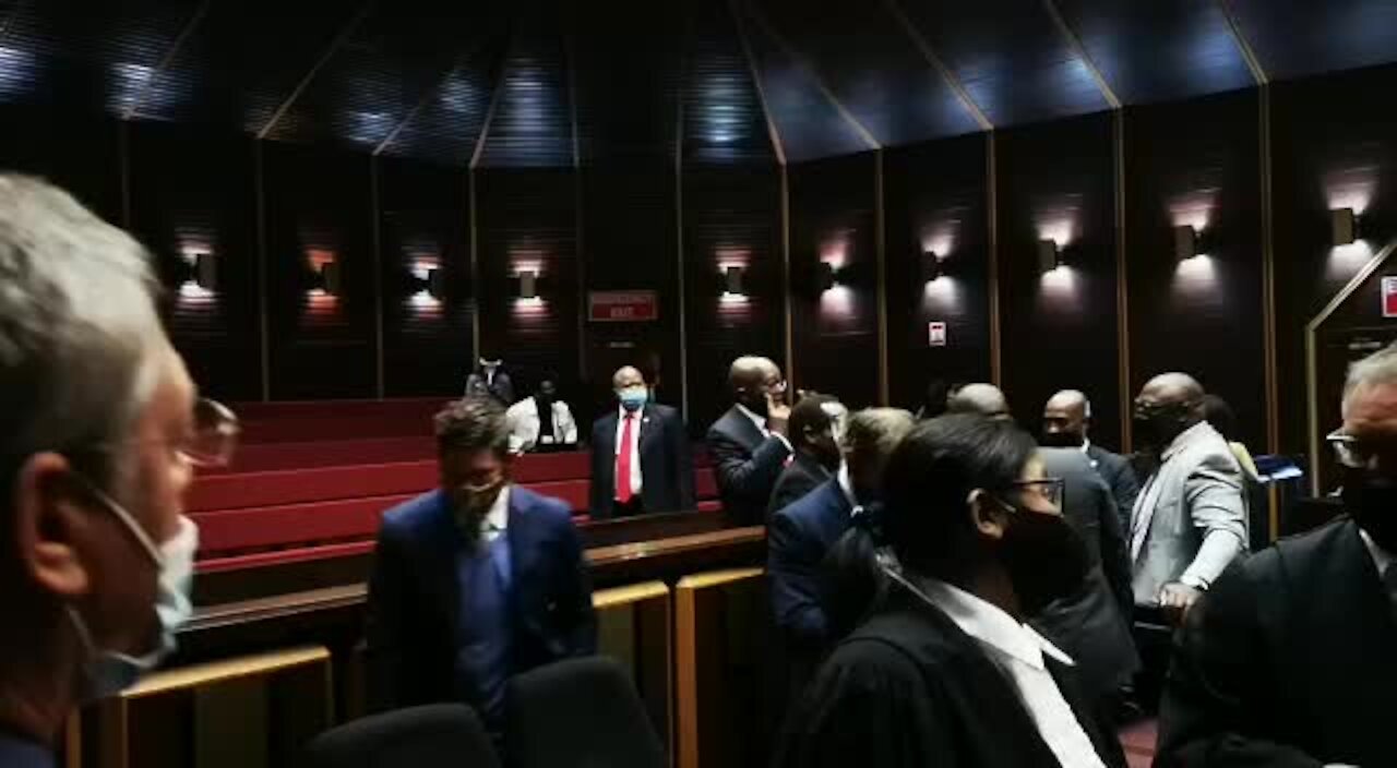 Another adjournment as Zuma awaits trial date for graft case (Gom)