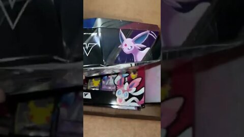 Poke Collect sent me extremely DAMAGED Pokémon cards 😡😒