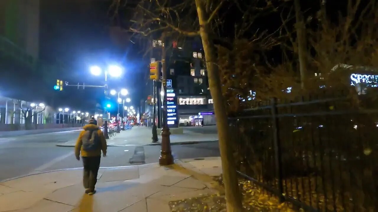 4K Stroll in Center City Philadelphia, PA, on a Warm December Evening. A Grocery Run to Sprouts