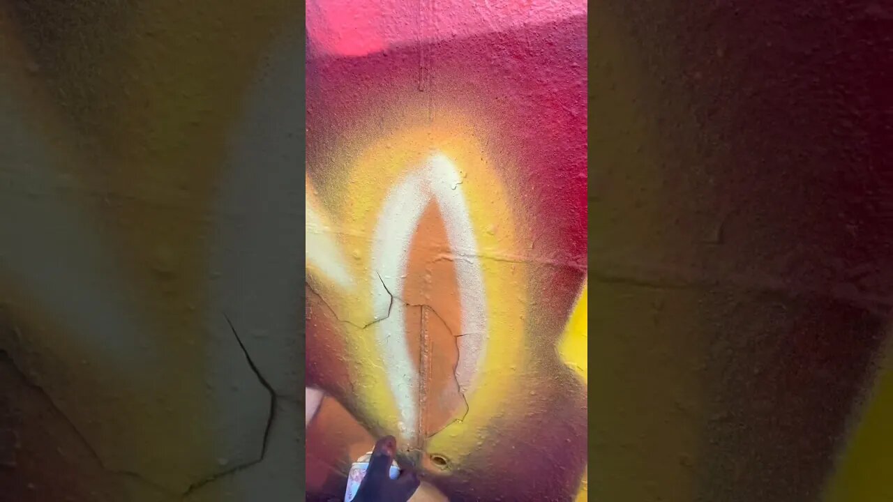 INSANELY BEAUTIFUL GRAFFITI PIECE 😱 #graffiti #graffitiart #shorts