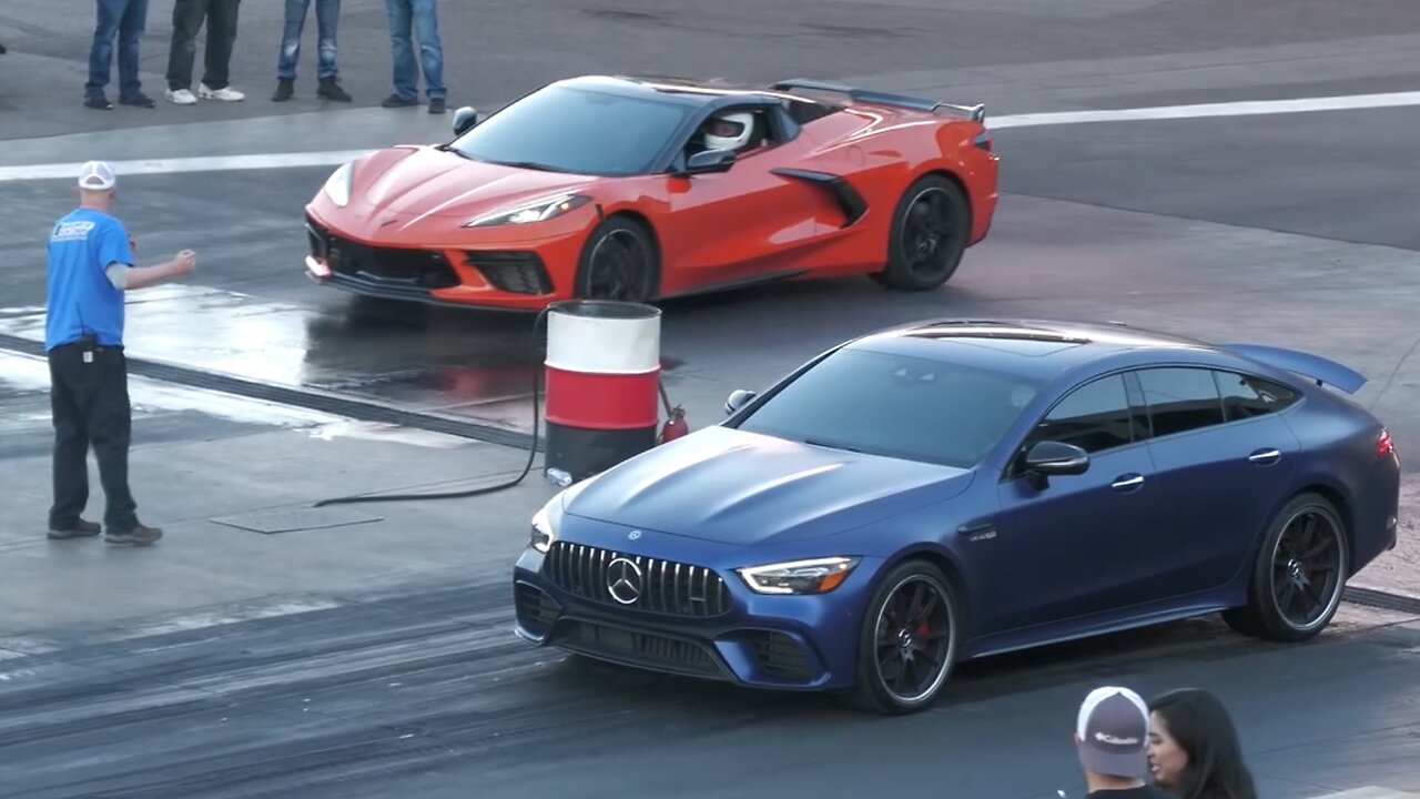 Mercedes AMG vs Chevrolet Corvette