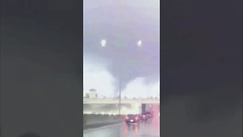 Tornado 🌪️ Downtown San Antonio this afternoon