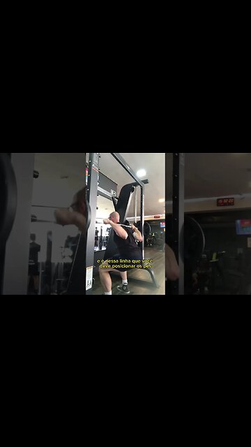Como posicionar os pés corretamente no agachamento smith #shorts