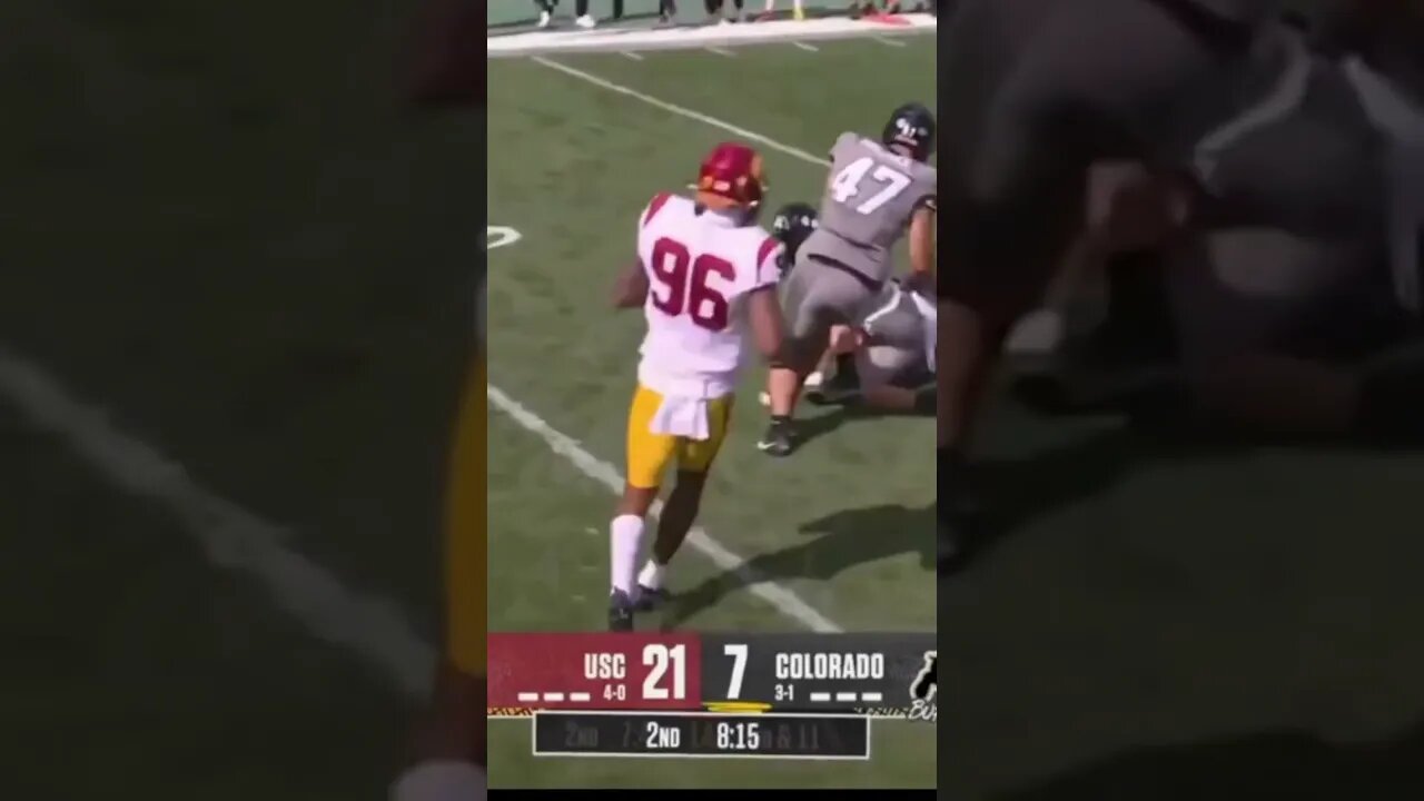 The Dumbest Play I’ve Ever Seen! #footballshorts #coloradofootball #uscfootball