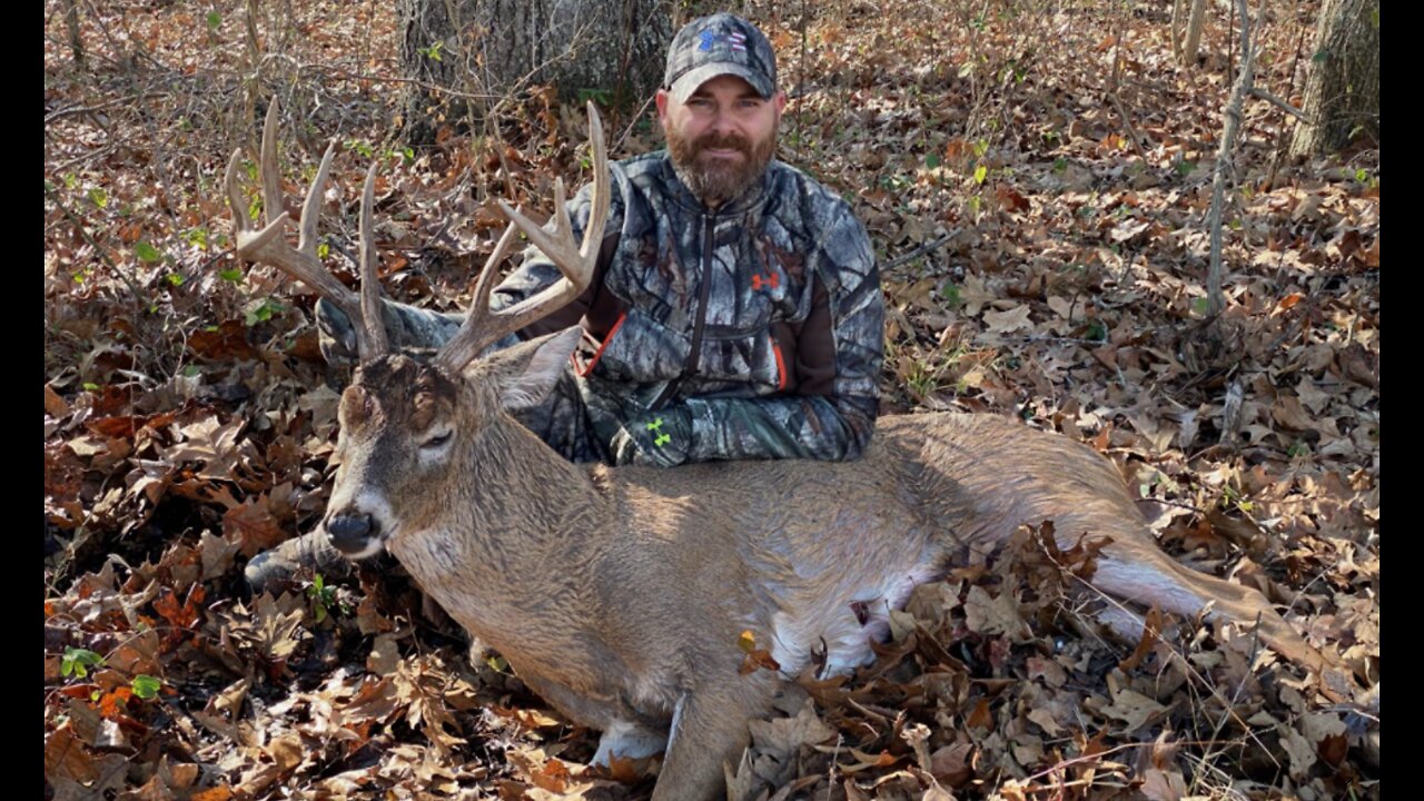 ILLINOIS BIG BUCK WITH A CROSSBOW