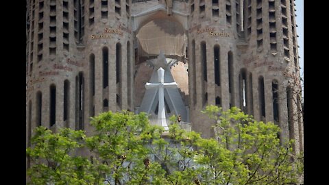 Una gran cruz en la Sagrada Familia se convertirá en la atalaya de Barcelona